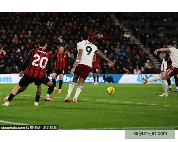 西班牙足球转会市场更新，多支球队争夺新星，冬季转会窗备受关注